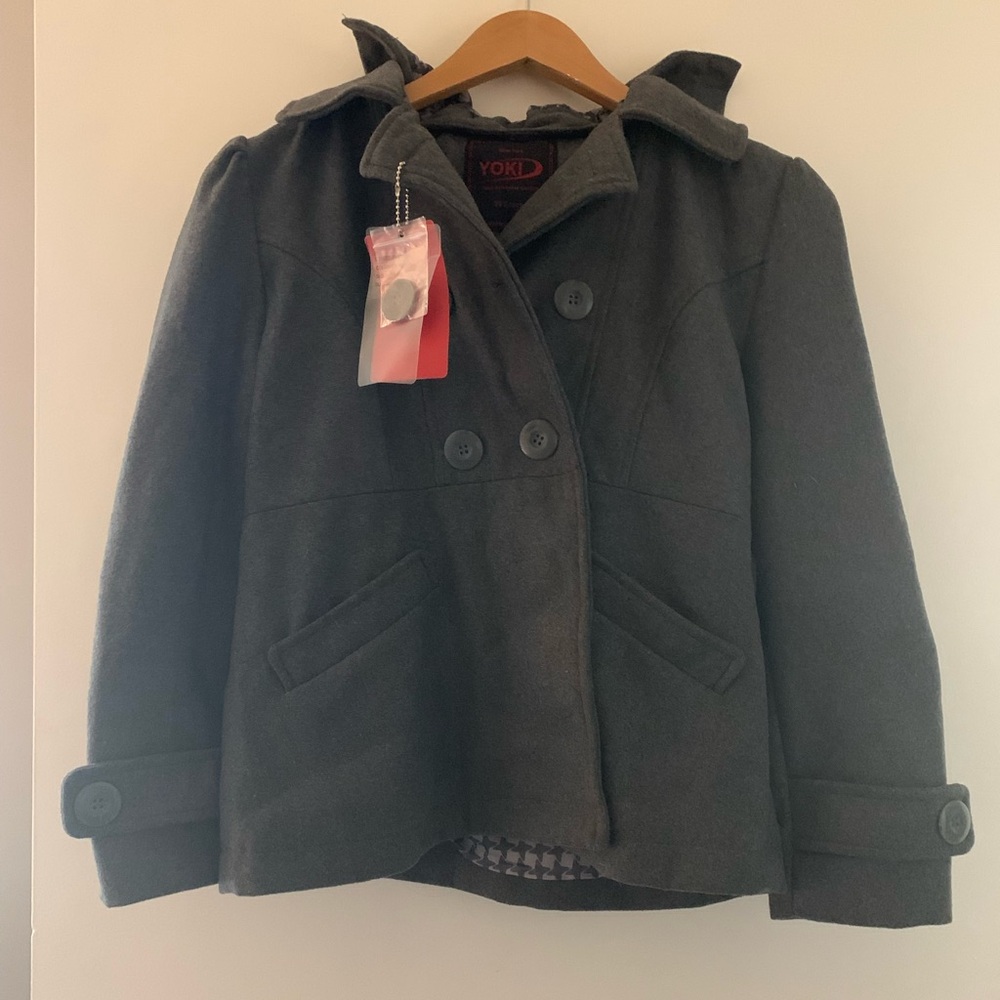 Girls size large grey Yoki coat. NWT